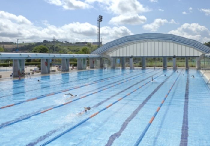 La improvisación del equipo de Gobierno deja en el aire la fecha y condiciones de apertura de las piscinas municipales