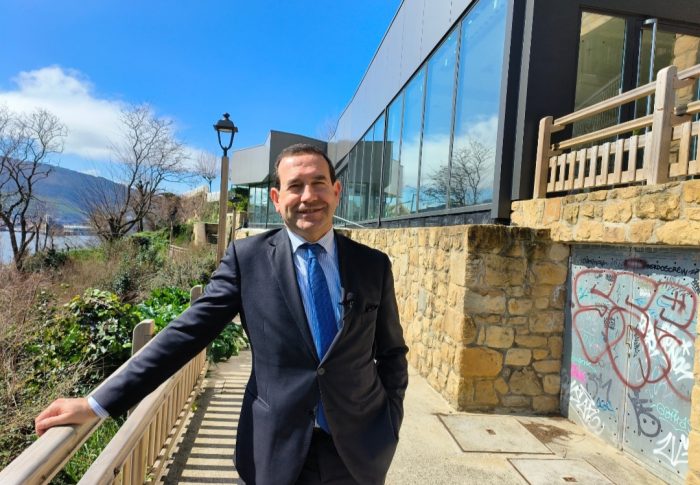 Pedimos que se abra de manera inminente la cafetería Udategui